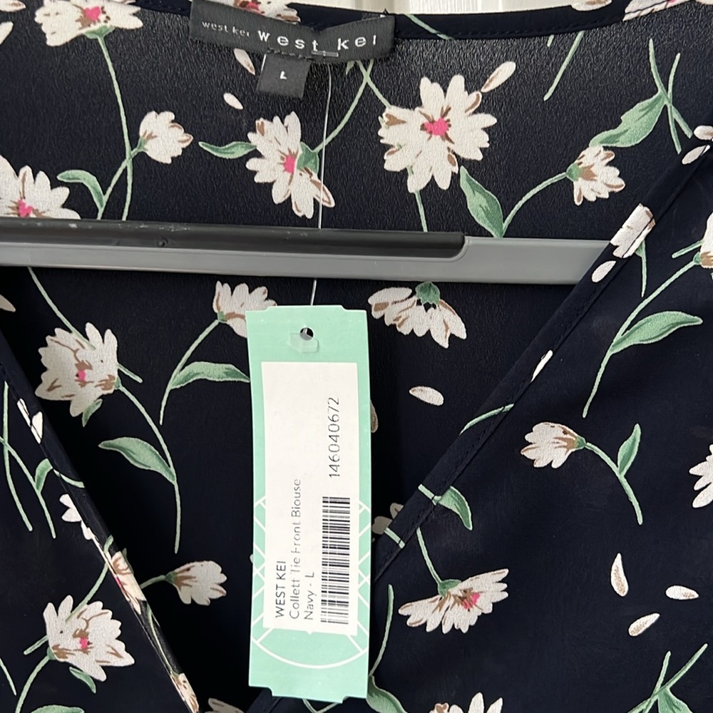 West Kei size large blouse from stitch fix. Brand new . Non smoking pet free - Picture 4 of 6